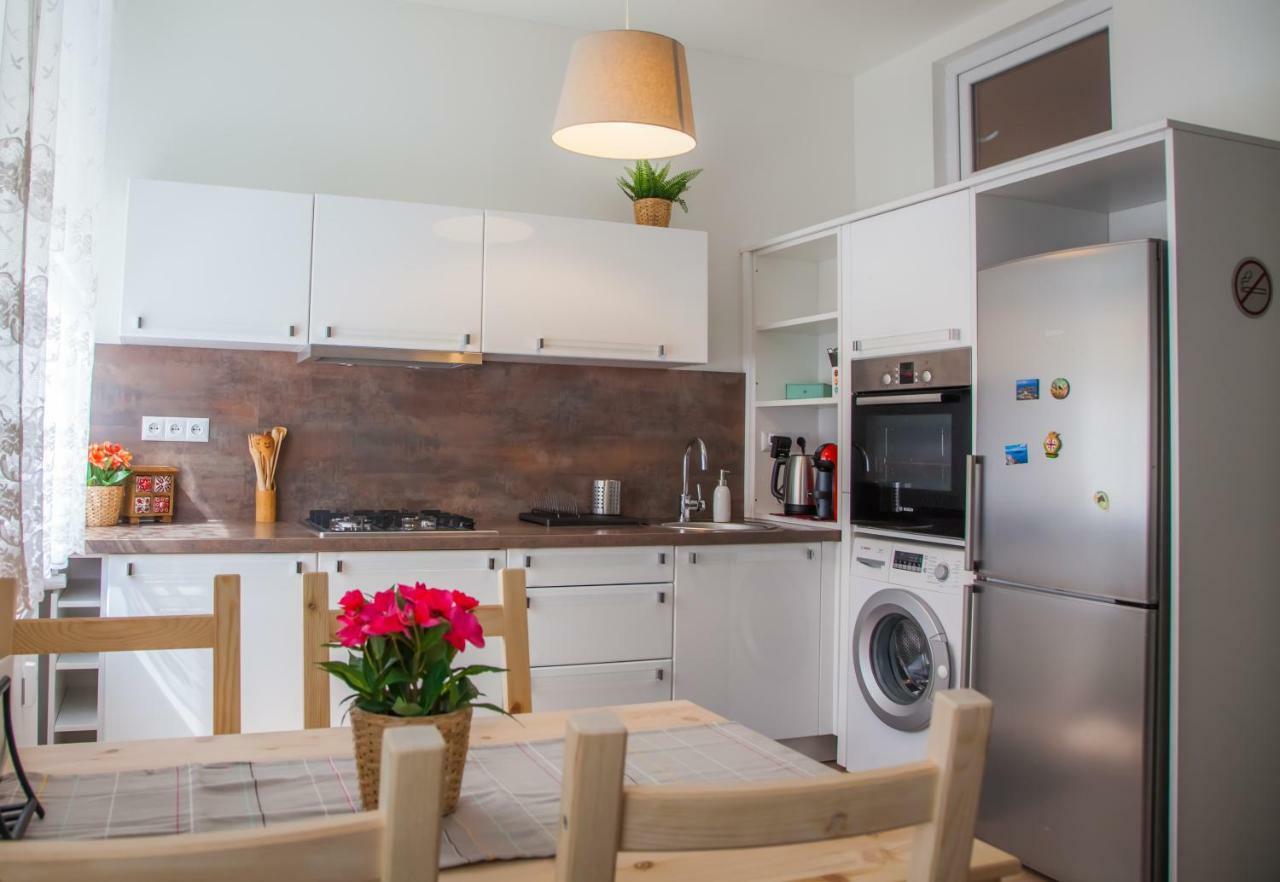 Downtown Pedestrian Zone Apartment Bratislava Exterior photo